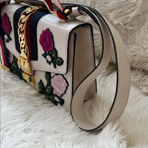 Gucci White and Gold Sylvie Pink Floral Shoulder Bag - Picture 8 of 15